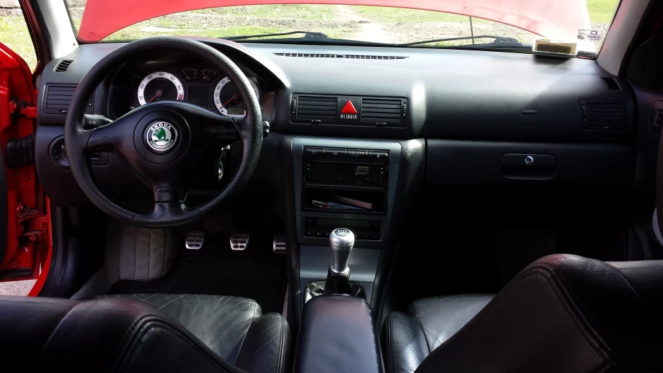 Skoda Octavia RS BLACK & RED RS 4