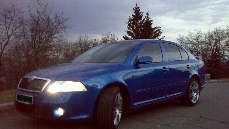 Skoda Octavia RS blue race 4