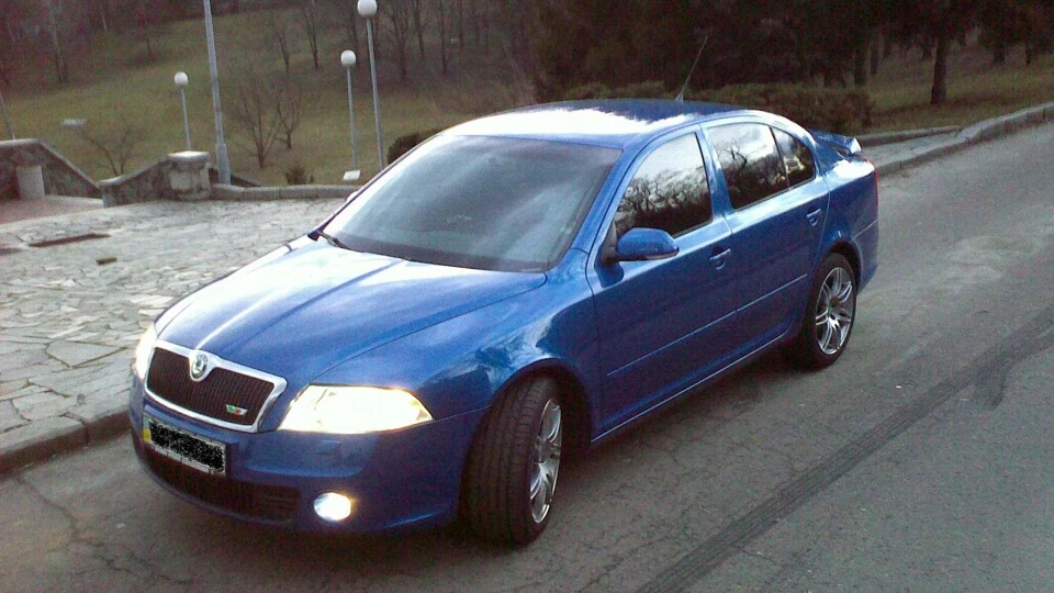 Skoda Octavia RS blue race 5