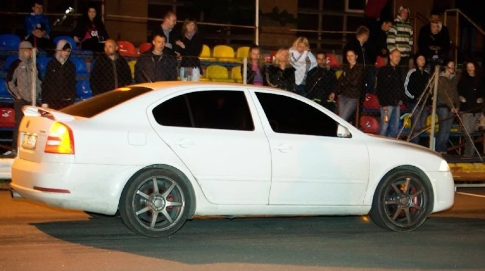 Skoda Octavia RS улюблена блондинка) 4