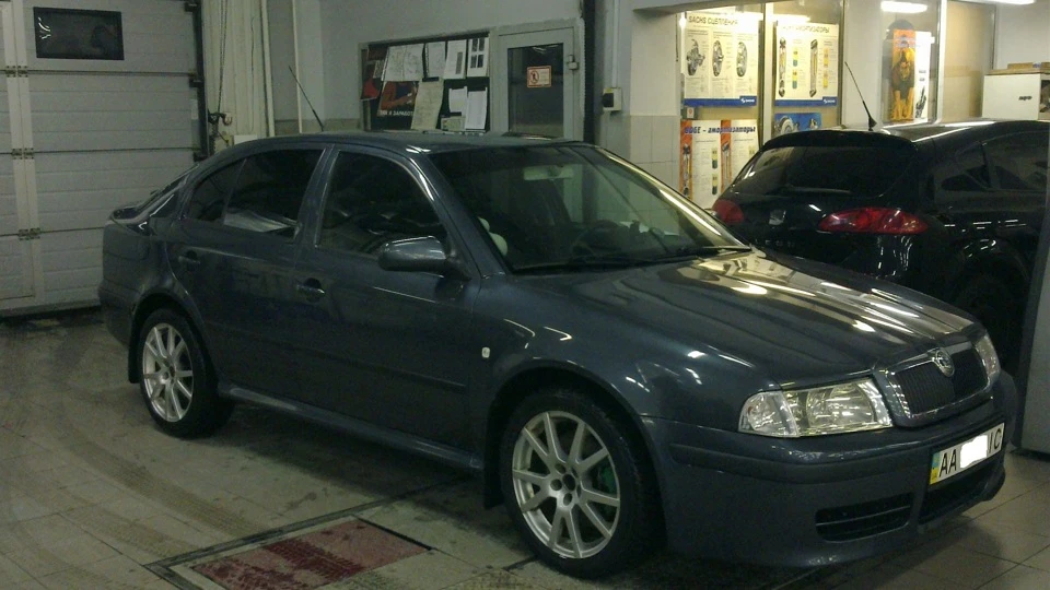 Skoda Octavia RS Сіра Рись