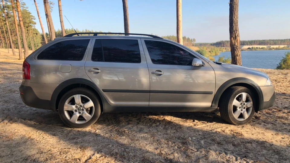 Skoda Octavia Scout 2.0 FSI 3