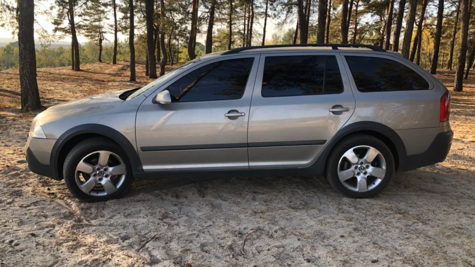 Skoda Octavia Scout 2.0 FSI 4