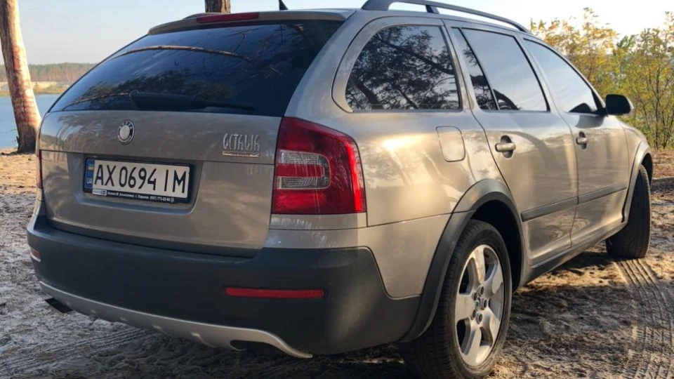 Skoda Octavia Scout 2.0 FSI 5