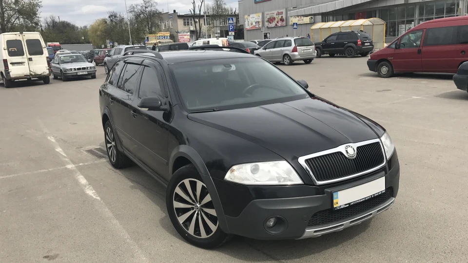 Skoda Octavia Scout 2.0 FSI 3