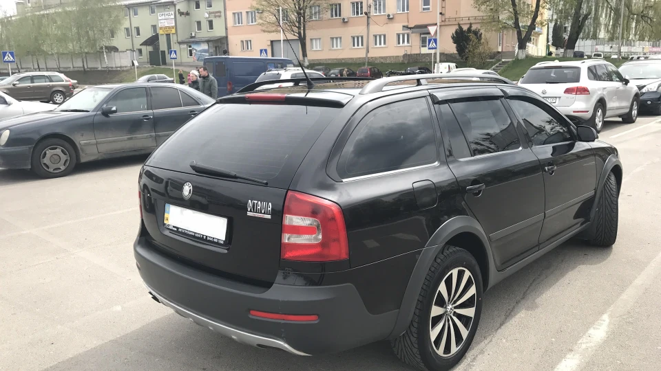 Skoda Octavia Scout 2.0 FSI 4