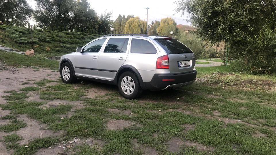 Skoda Octavia Scout 2.0TDI CFHC DSG6 4