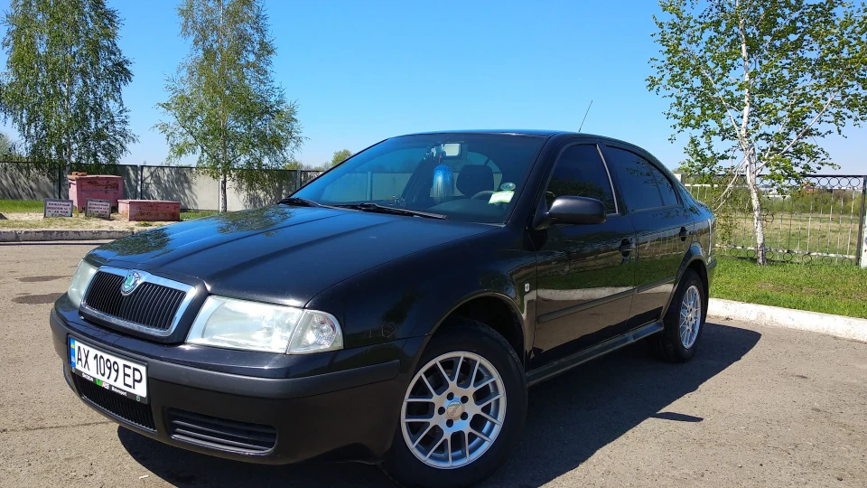 Skoda Octavia 1.6 AKL 3