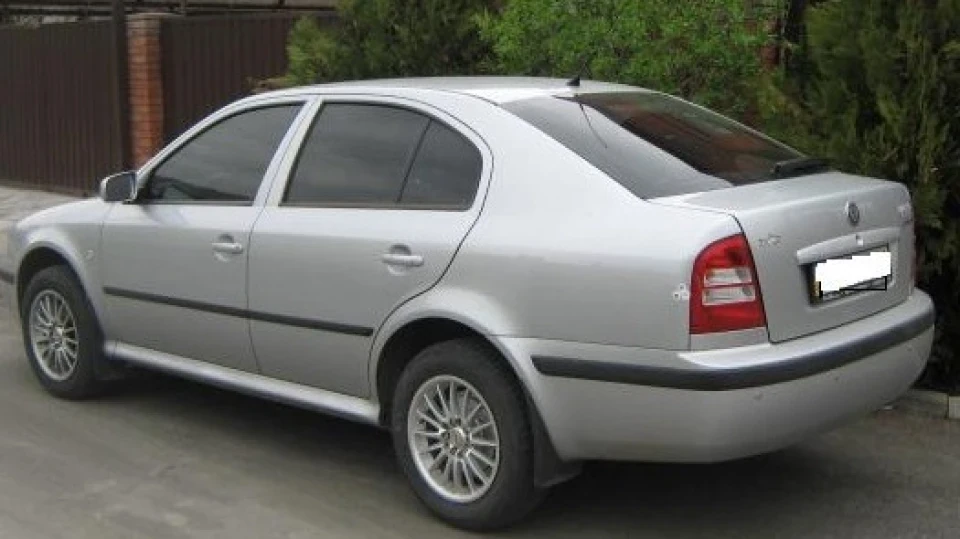 Skoda Octavia 1,6 срібло. супер)))