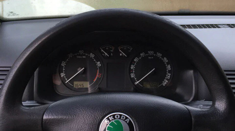 Skoda Octavia 1.6i 5