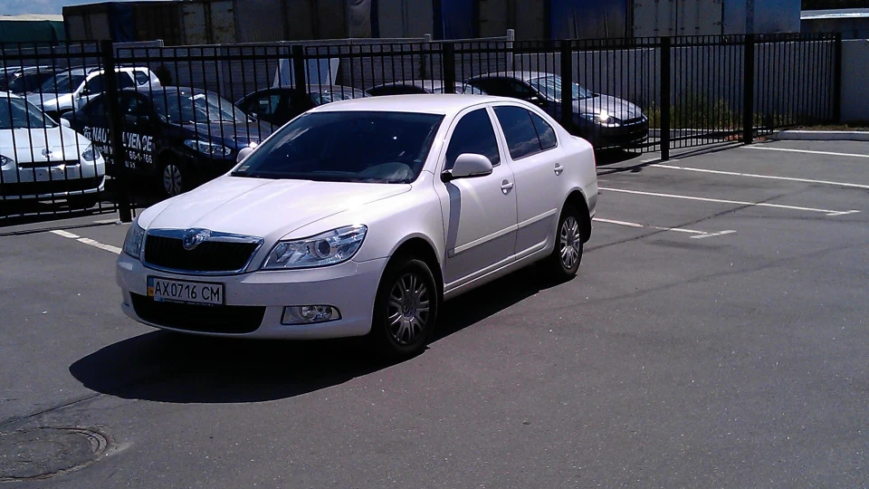 Skoda Octavia 1.8 TSI white bullet
