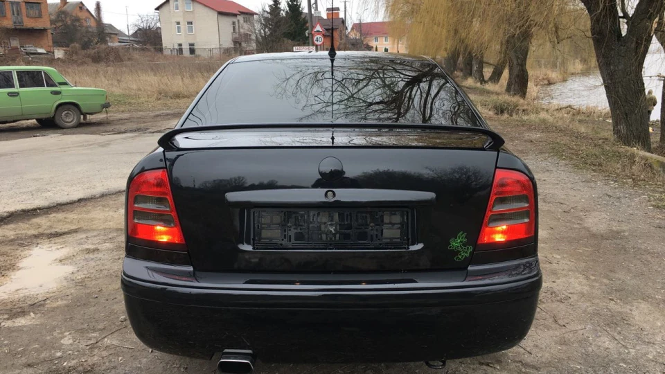 Skoda Octavia 1,8T AGU "Black" 2