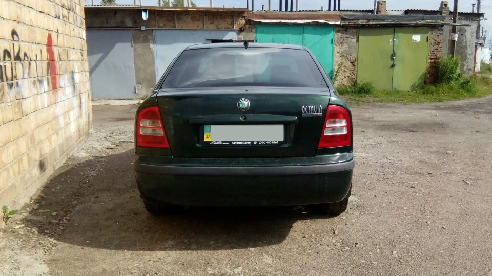Skoda Octavia Ambiente 1.6 AKL 3