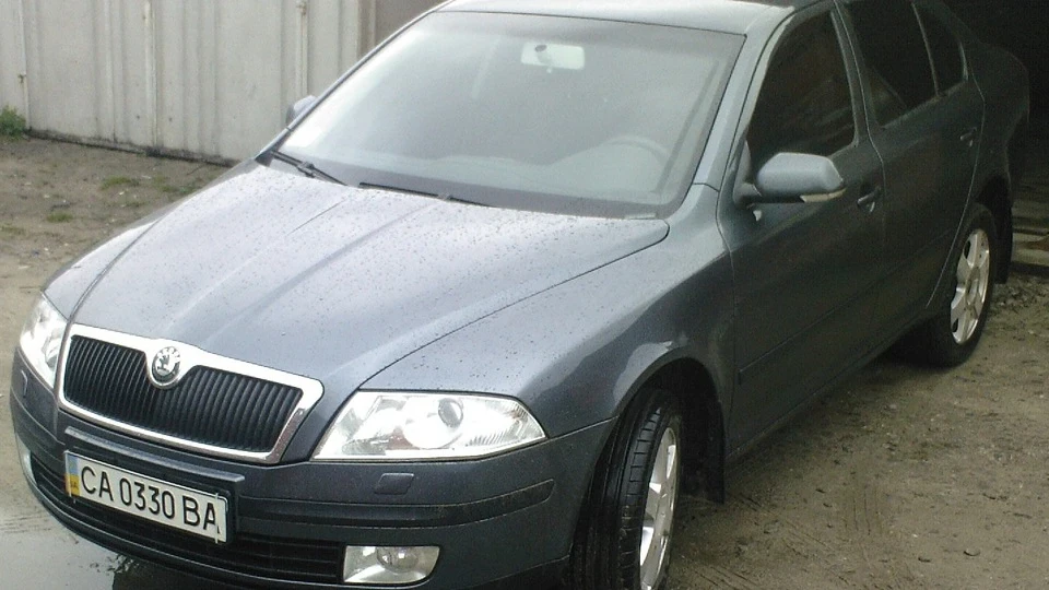 Skoda Octavia антрацитова бестія 2