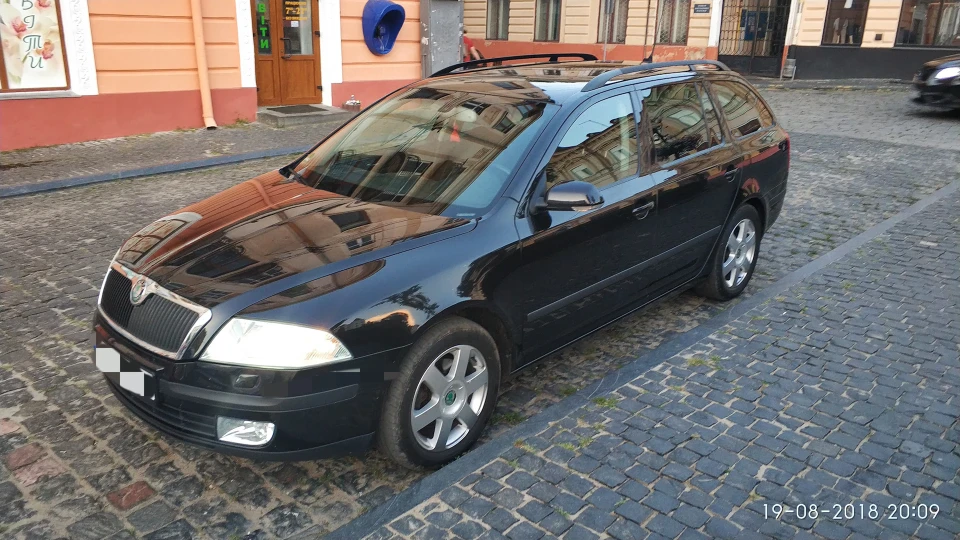 Skoda Octavia Black 4