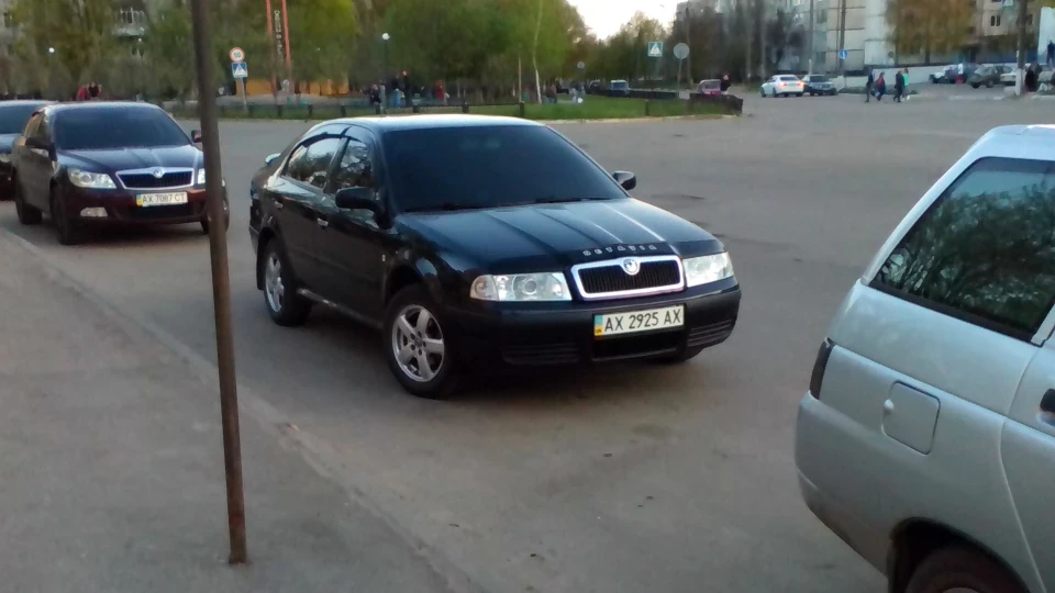 Skoda Octavia чорний металік 4