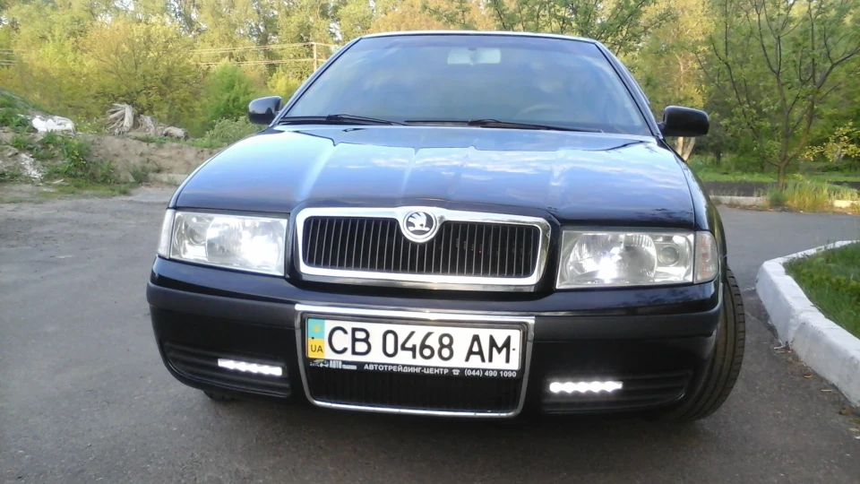 Skoda Octavia Чорний металік 1,6 2