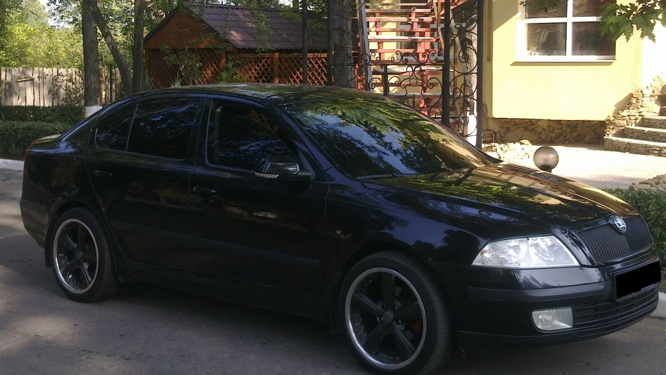 Skoda Octavia BLACK 4