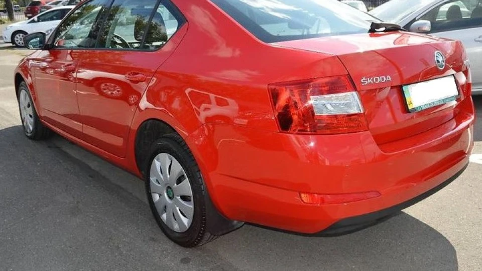 Skoda Octavia Корида червоний 3