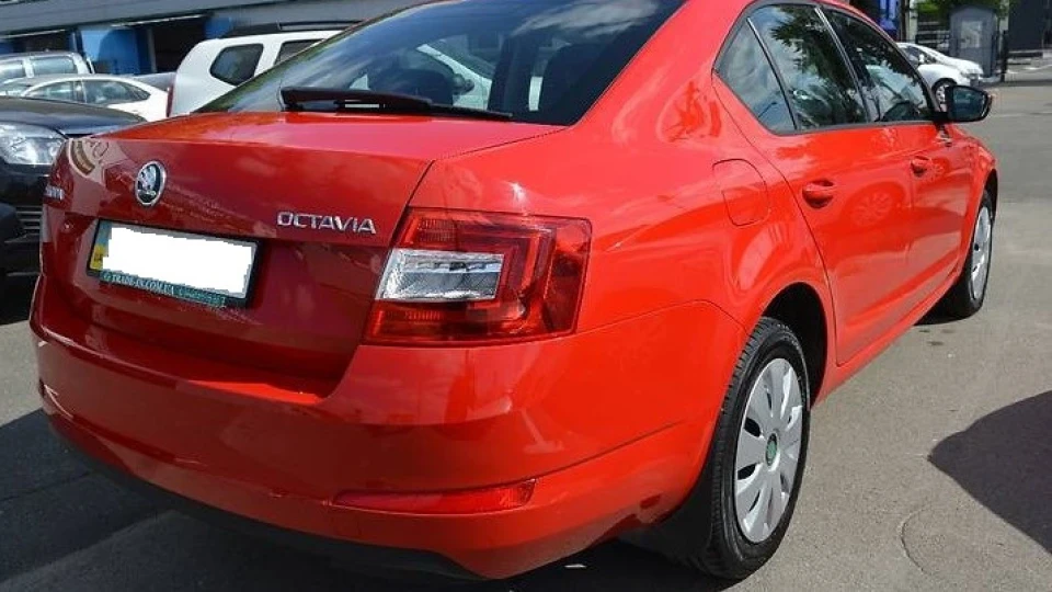 Skoda Octavia Корида червоний 4