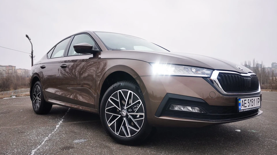 Skoda Octavia Maple brown metallic 2