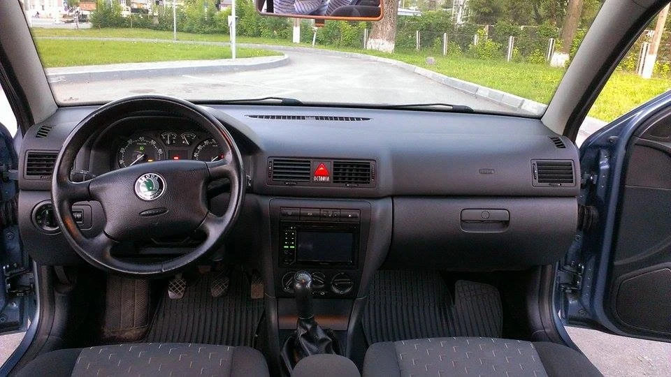 Skoda Octavia майже Laurin) 4