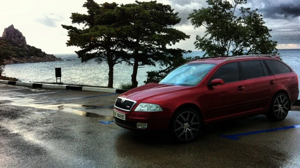Skoda Octavia R18 Flamenko Red 4
