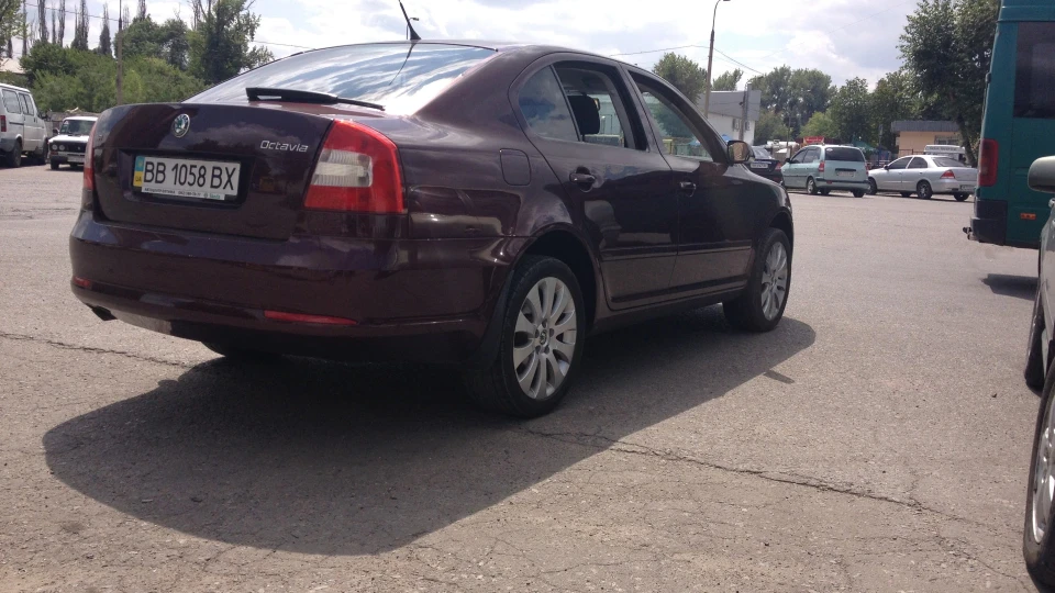 Skoda Octavia Rosso Brunello
