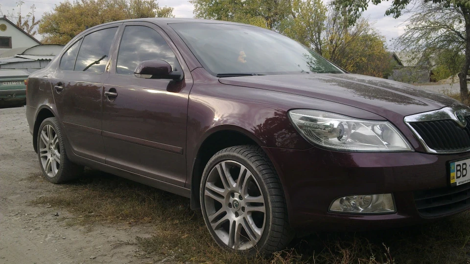 Skoda Octavia Rosso Brunello 3