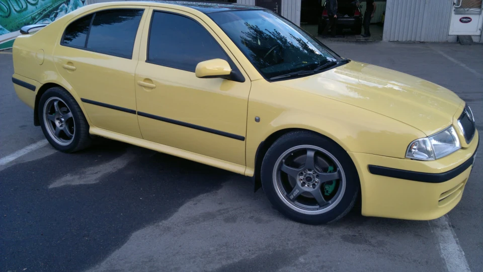 Skoda Octavia RS Acid Lemon