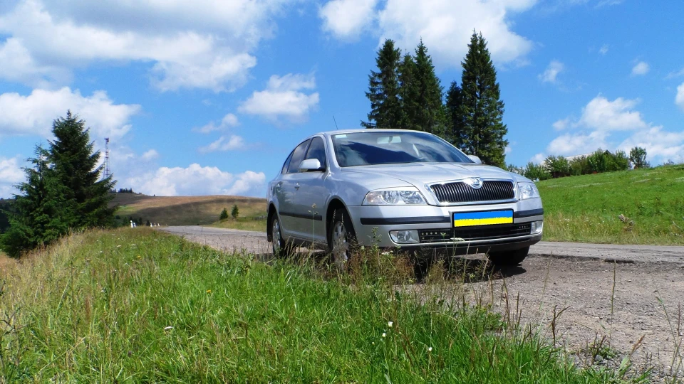Skoda Octavia СРІБНИЙ ПОЗИТИВ)