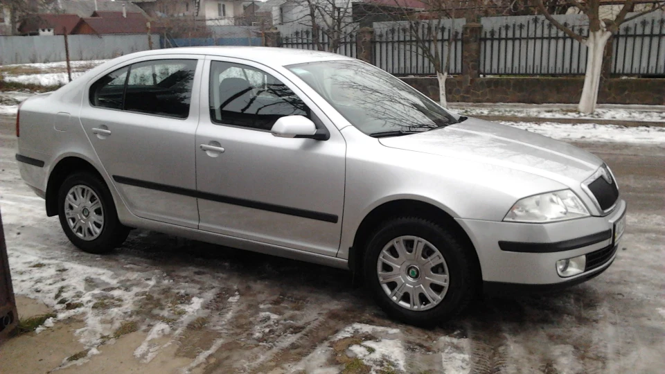 Skoda Octavia СРІБНИЙ ПОЗИТИВ) 2