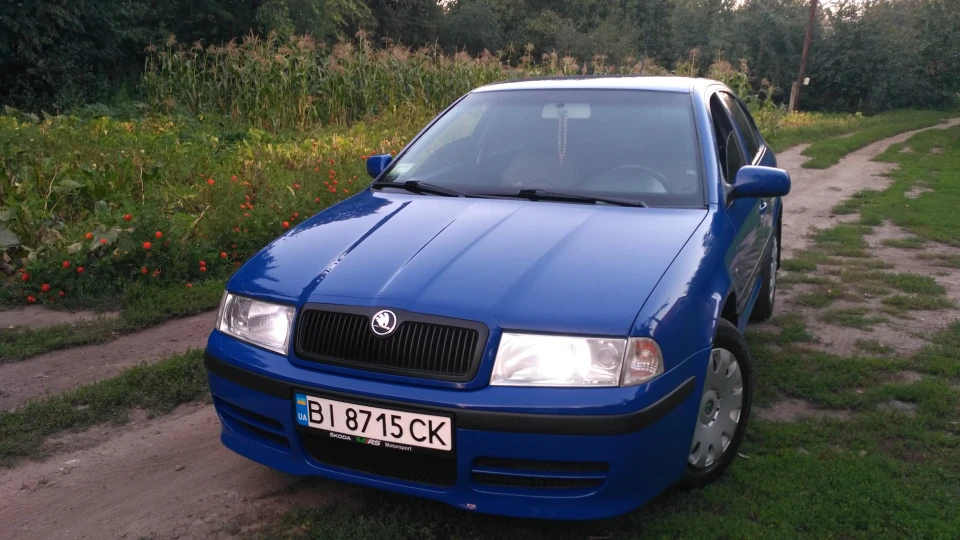 Skoda Octavia TOUR 1.6 AKL 2