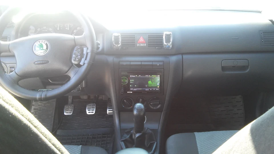 Skoda Octavia Тур 1.6 3