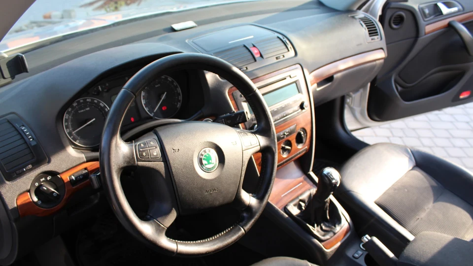 Skoda Octavia ГАРНА СКРОМНЯГА 5