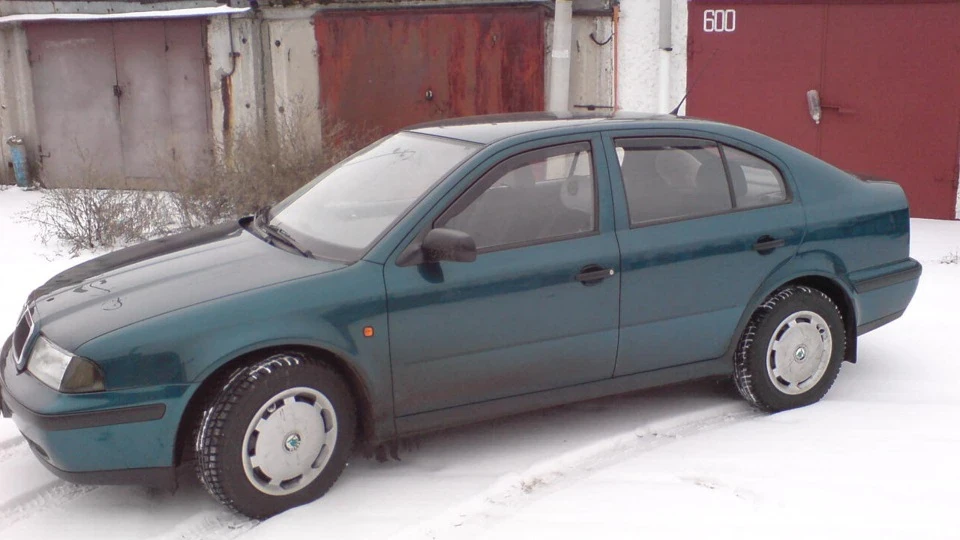 Skoda Octavia зелений металік