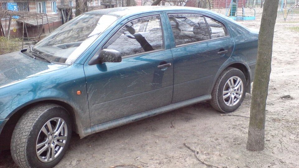Skoda Octavia зелений металік 2