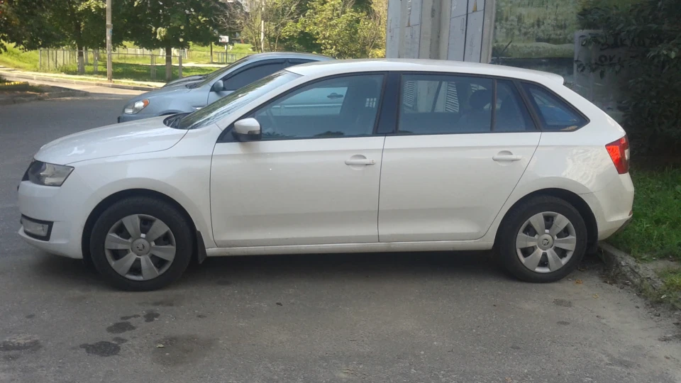 Skoda Rapid Spaceback 1.2 TSI Hot Chech 3