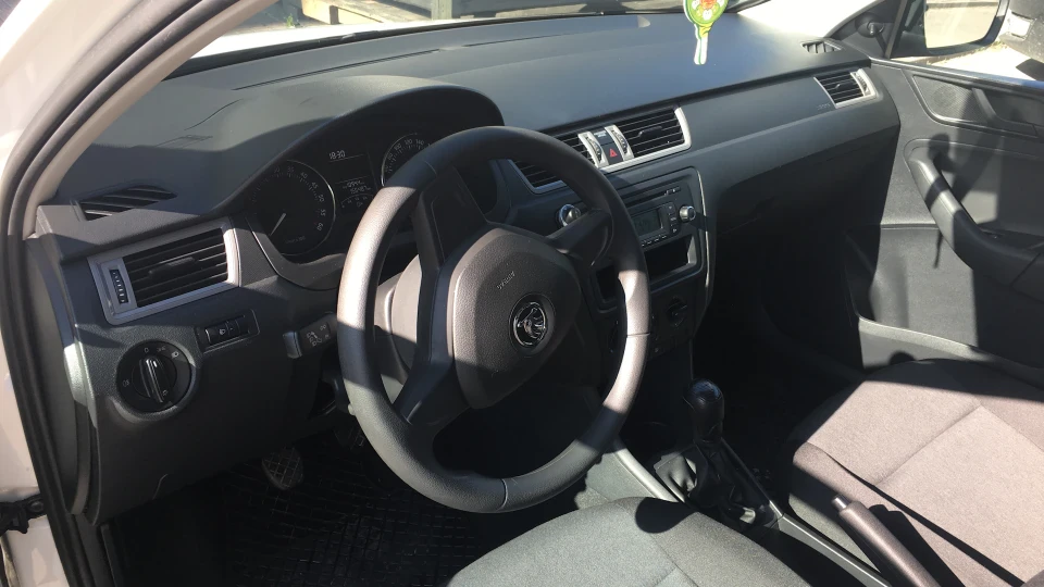 Skoda Rapid Spaceback Біла Ракета 2