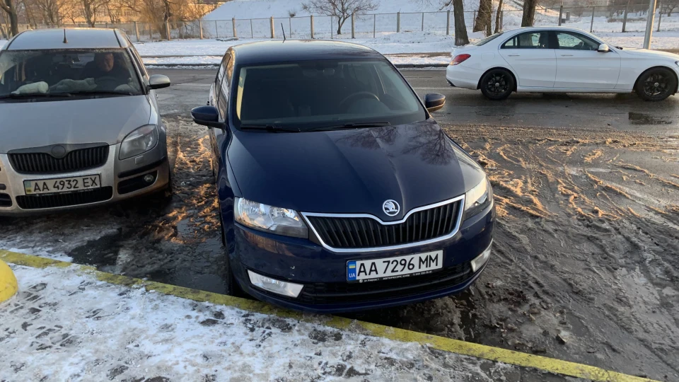Skoda Rapid 1.6 АКПП неквапливий 2