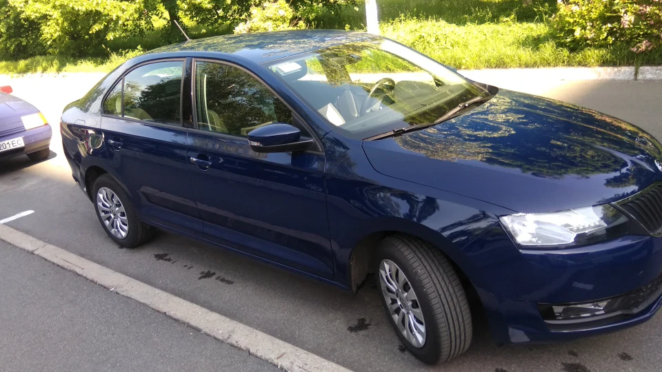 Skoda Rapid 1.6 автомат майжеТОР 3