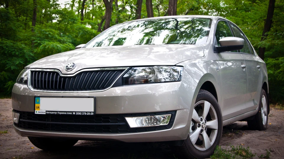 Skoda Rapid 1,6 MPI Cappuccino Beige