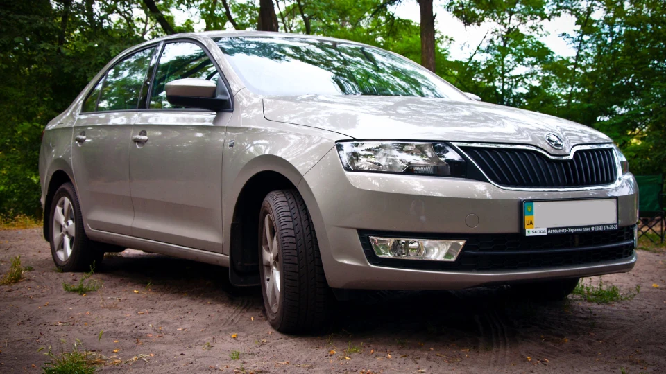 Skoda Rapid 1,6 MPI Cappuccino Beige 2