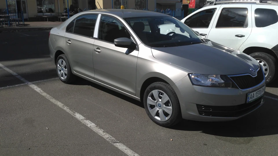 Skoda Rapid 1.6 MPI 2
