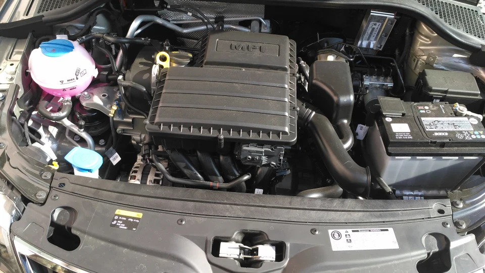 Skoda Rapid 1.6 MPI 4