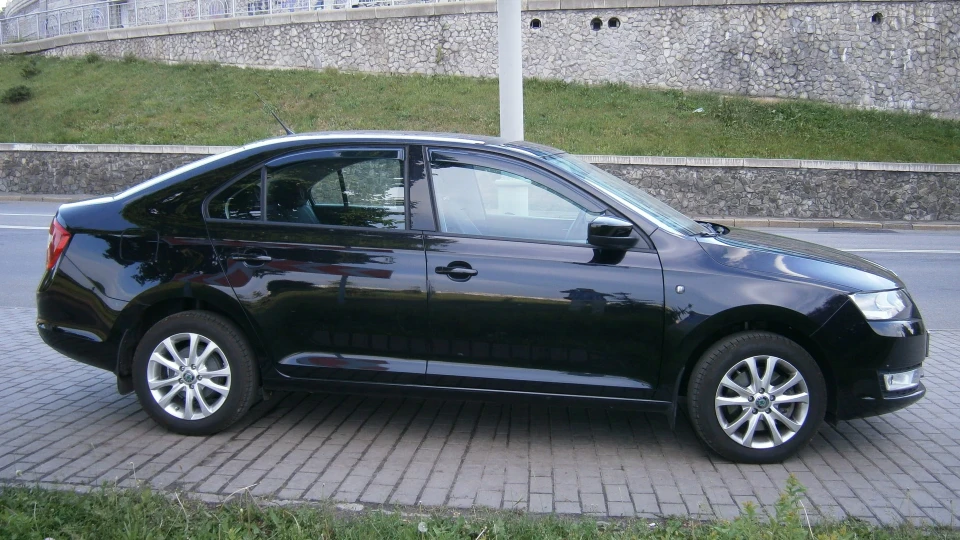 Skoda Rapid Black panther 1,6 MPI 3