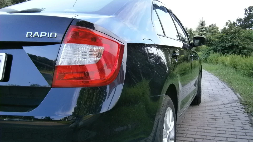Skoda Rapid Black panther 1,6 MPI 4