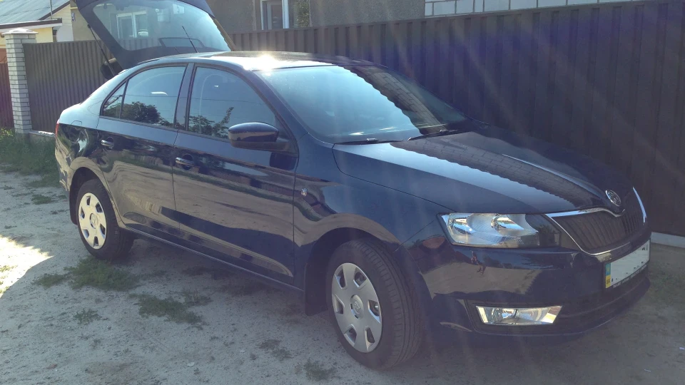 Skoda Rapid Pacific Blue (1.2 tsi) 2
