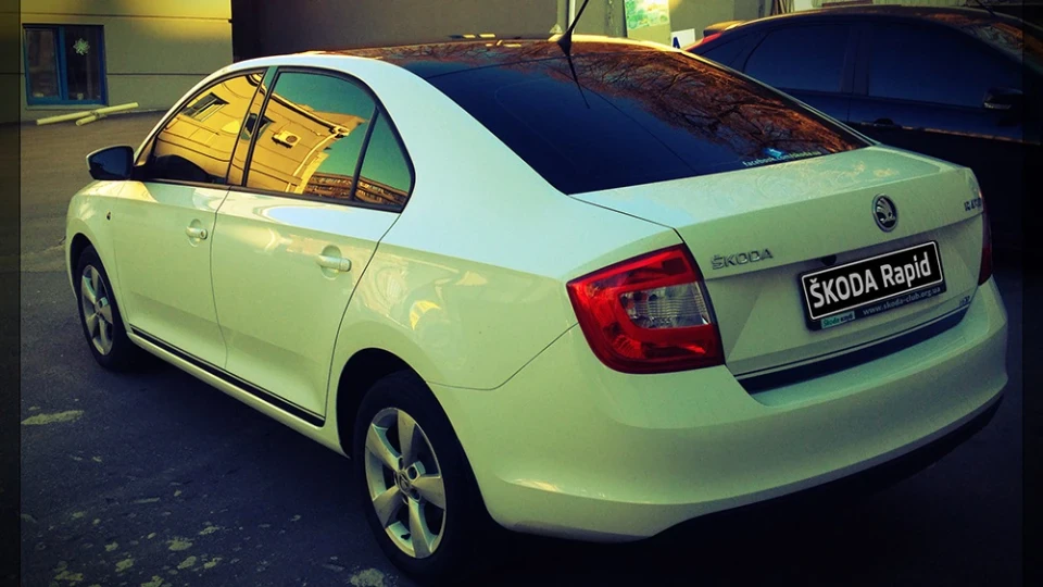 Skoda Rapid - WhiteŠhark©