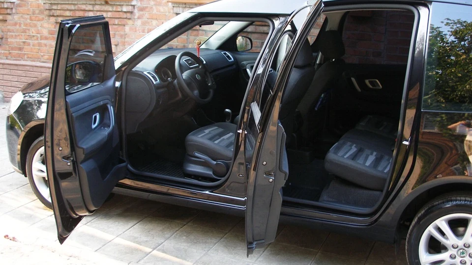 Skoda Roomster Black 3